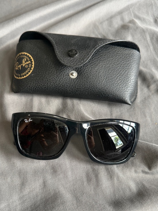 Ray-Ban Accessories - Ray-Ban Black Glossy Wayfarer Sunglasses with Black Case RB 4194